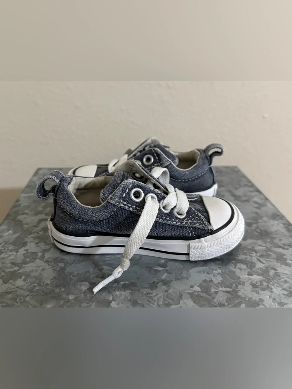 Converse comfortable low